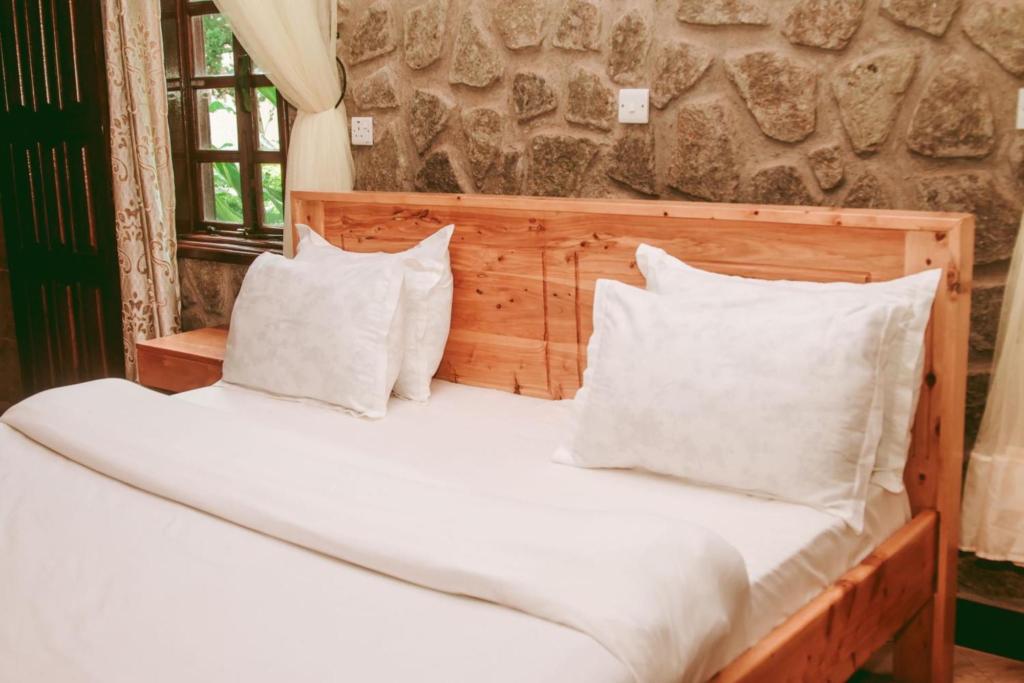 Ngorongoro Camp And Lodge Карату Экстерьер фото